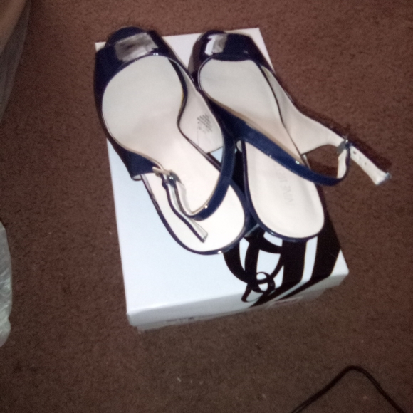 Heels - Picture 3 of 3